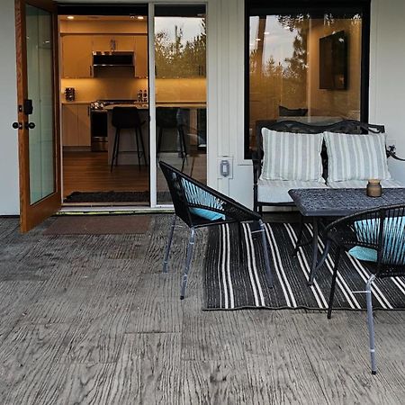 Kelly'S Sunset Lake Retreat Shawnigan Lake Exterior photo